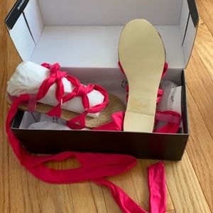 Colin Stuart Lace up sandal size 5 NWT